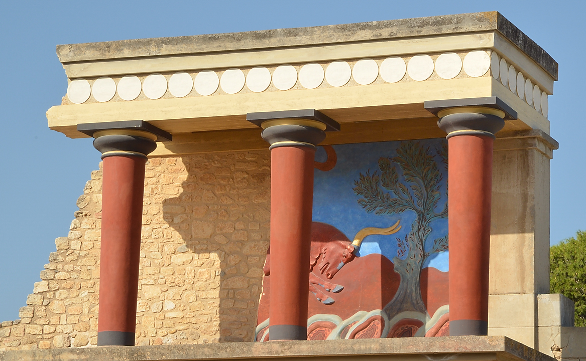 Isola-Kriti-2012-10-19-077.jpg - Visiting Knossos and the Museum: Bull Fresco
