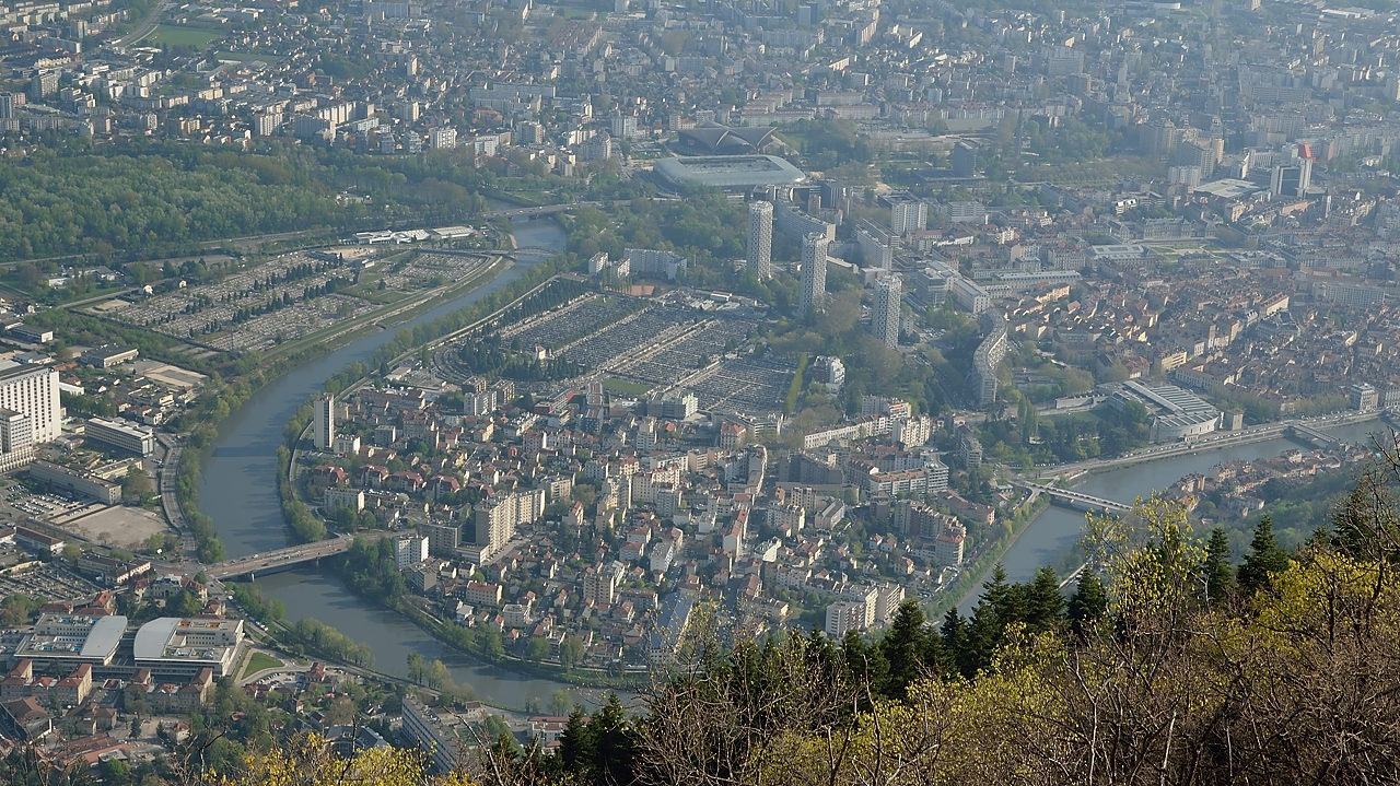 20140406-010-ETAPS-walk.jpg - View on Grenoble (Ile Verte)